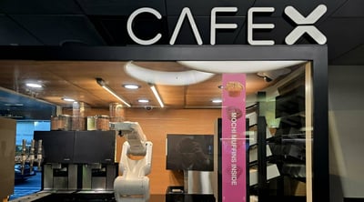 サンフランシスコ空港で出会った、ロボットバリスタの美学
