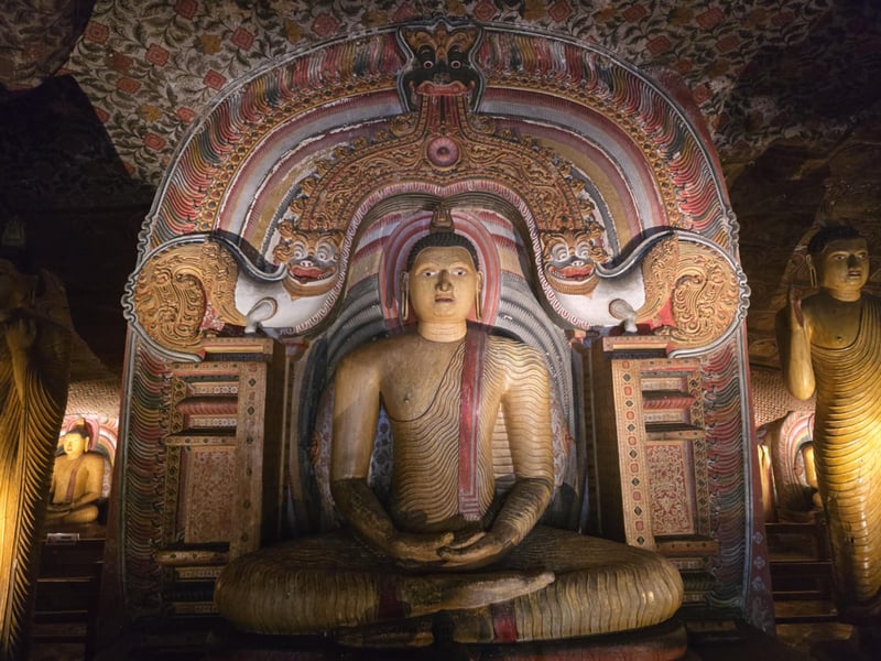 世界遺産のダンブッラ石窟寺院