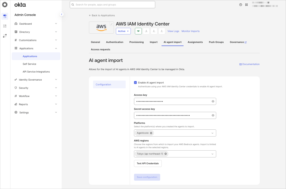 Okta Admin Console の AI Agent Import 設定画面で、AWS 認証情報、対象プラットフォーム、リージョンを入力する箇所を示すスクリーンショット